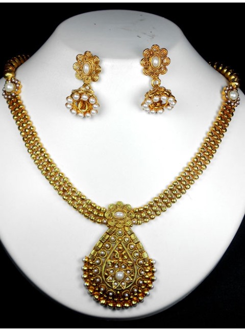 Exclusive Polki Set